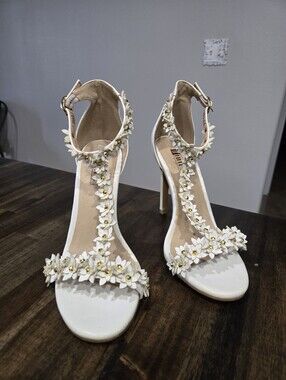 IDIFU White Floral Embellished T-Strap High Heel Sandals